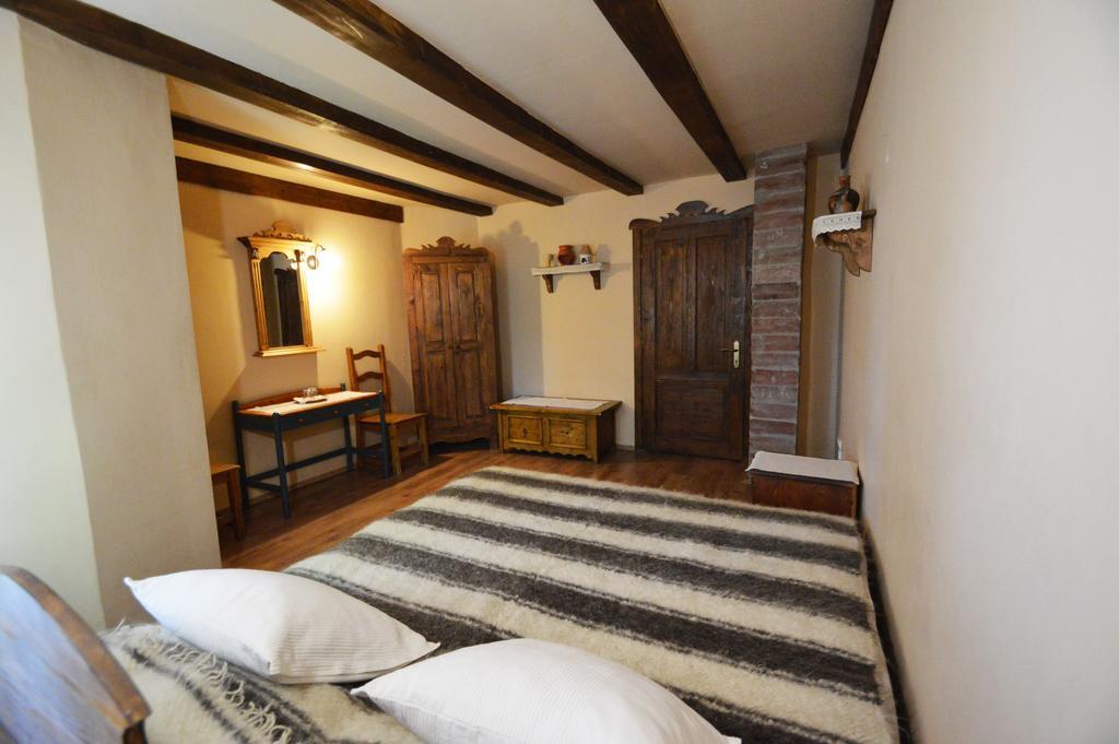 Arts And Crafts Guesthouse Baia Sprie Bagian luar foto