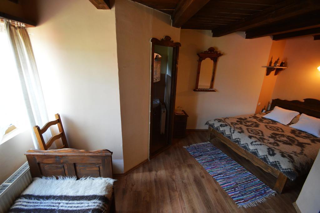 Arts And Crafts Guesthouse Baia Sprie Bagian luar foto